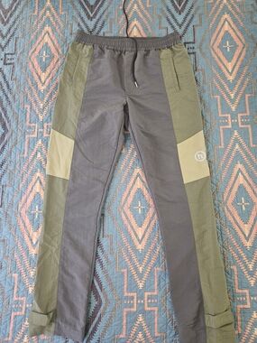 Men's Two-Tone Olive & Gray Athletic Joggers From Hidden